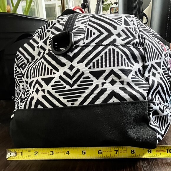Brand New!! Roxy Duffel Bag - Picture 6 of 8